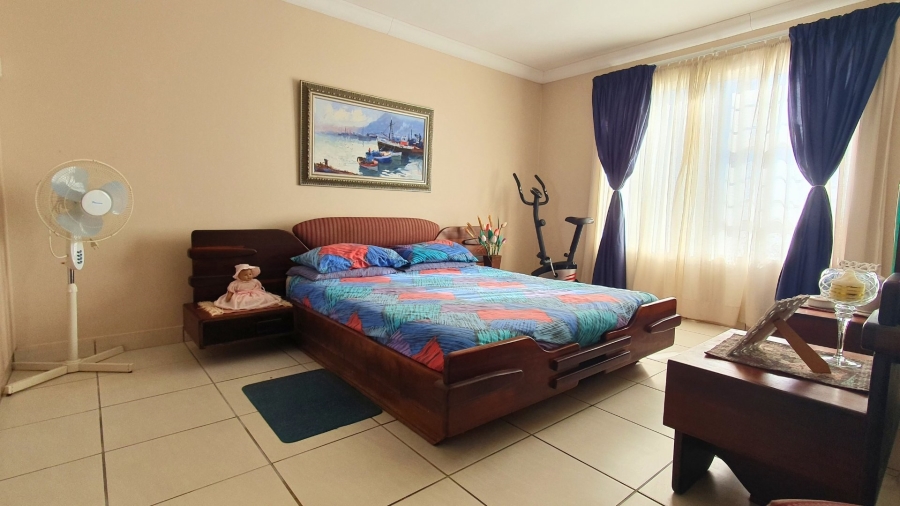 3 Bedroom Property for Sale in Heiderand Western Cape